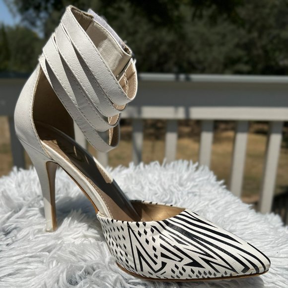 Pointy Toe Stiletto - Picture 3 of 8